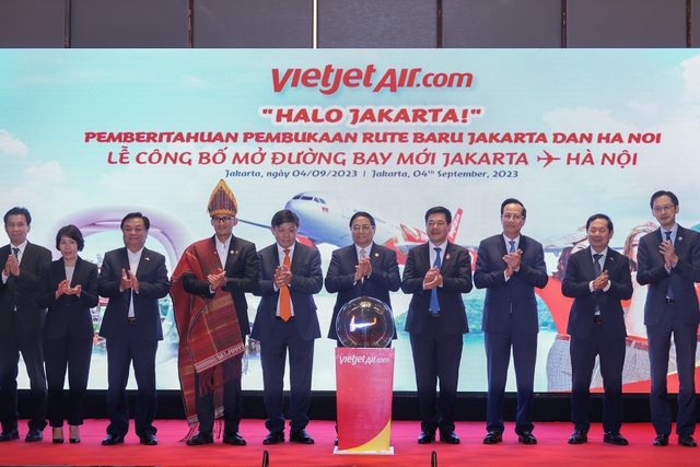 Vietjet mở đường bay mới kết nối hai thủ đô Hà Nội và Jakarta đúng dịp kỷ niệm 10 năm Quan hệ đối tác chiến lược Việt Nam – Indonesia - Ảnh: VGP/Nhật Bắc