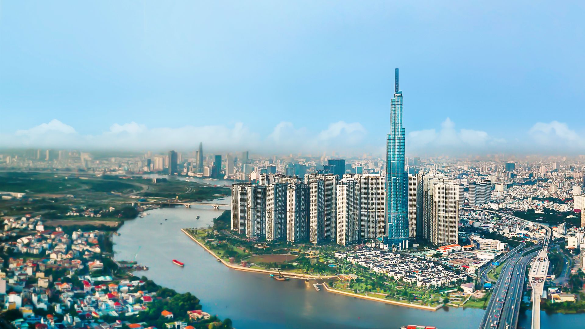 TOP 10 thương hiệu mạnh Việt Nam 2024: Vingroup đã xây dựng thương hiệu như thế nào?