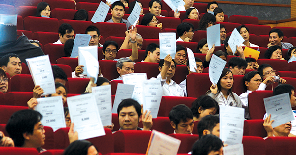 10 ngân hàng họp cổ đông trong 2 ngày