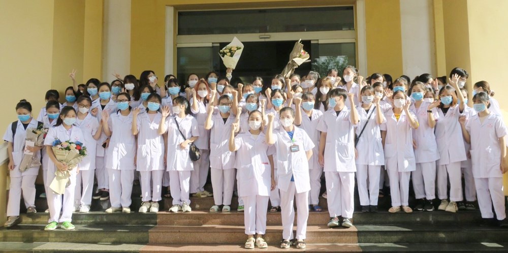 200 'chiến sĩ áo trắng