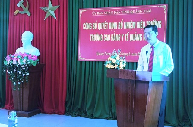212ng-huynh-tan-tuan-l224m-hieu-truong-truong-cd-y-te-quang-nam_1.jpg 212ng-huynh-tan-tuan-l224m-hieu-truong-truong-cd-y-te-quang-nam_1.jpg