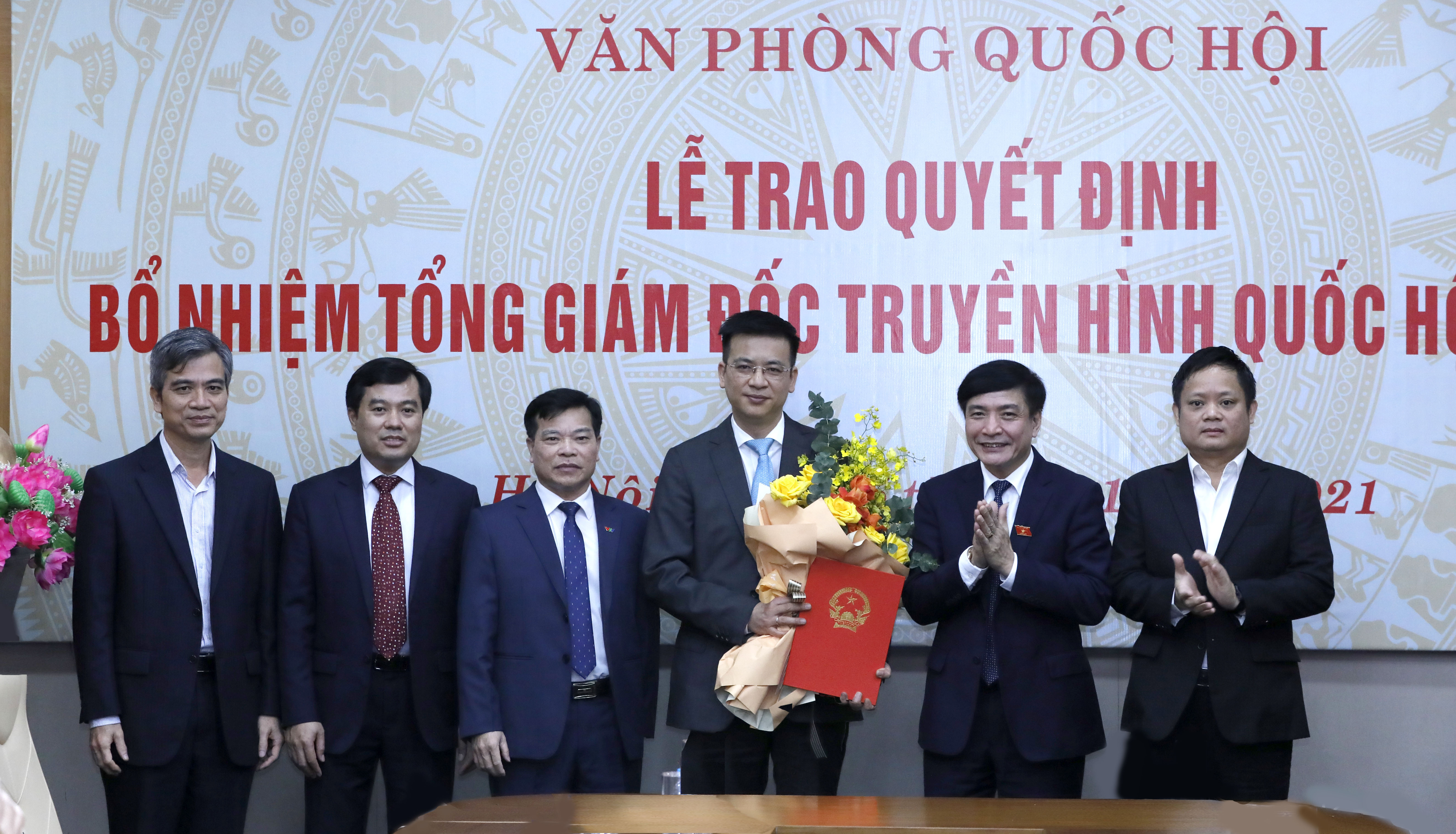 212ng-l234-quang-minh-giu-chuc-tong-gi225m-doc-truyen-h236nh-quoc-hoi_1.jpg