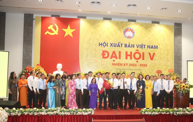 212ng-pham-minh-tuan-l224m-chu-tich-hoi-xuat-ban-viet-nam-nhiem-ky-2023-2028_7.jpg