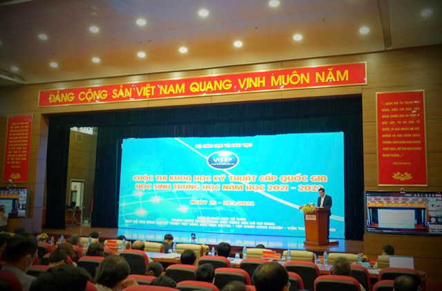 273-hoc-sinh-tham-gia-tranh-t224i-cuoc-thi-khoa-hoc-ky-thuat-quoc-gia-2022_2.jpg
