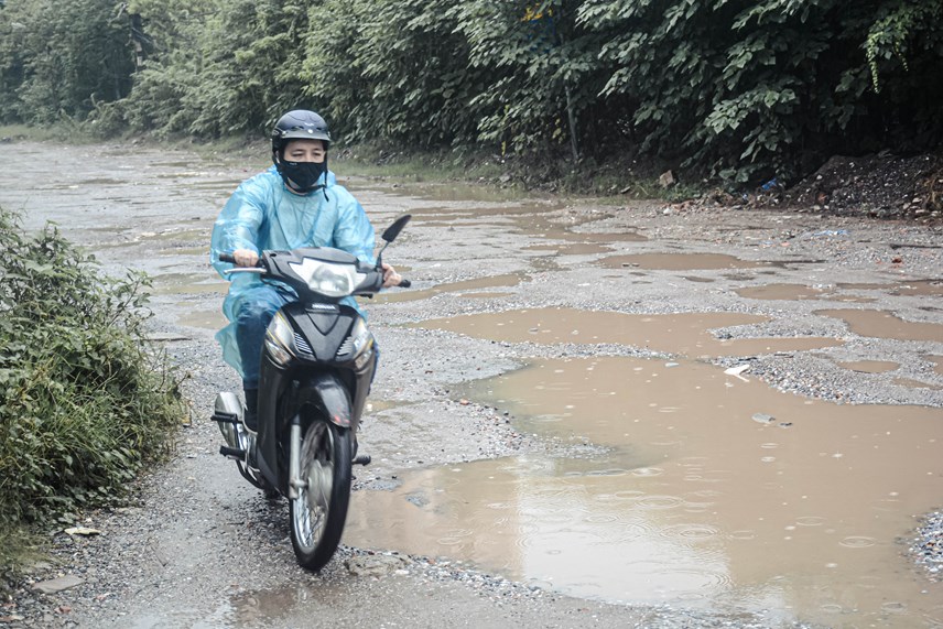 39con-duong-dau-kho39-giua-h224-noi-h224ng-ngh236n-o-g224-o-voi_2.jpg