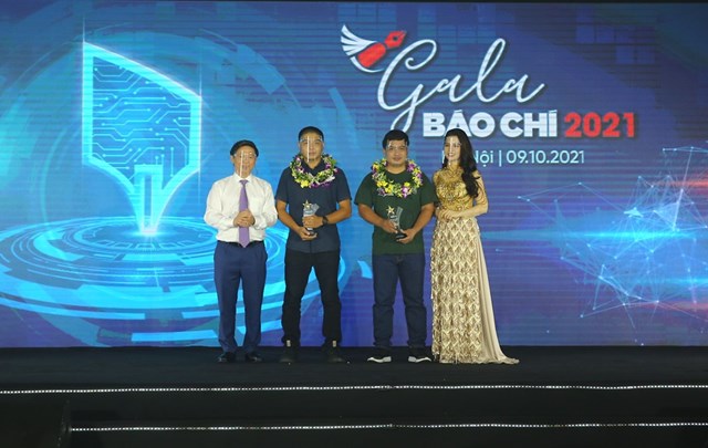 39khoanh-khac-b225o-ch237-202039-t244n-vinh-su-menh-ti234n-phong-noi-tuyen-dau_4.jpg