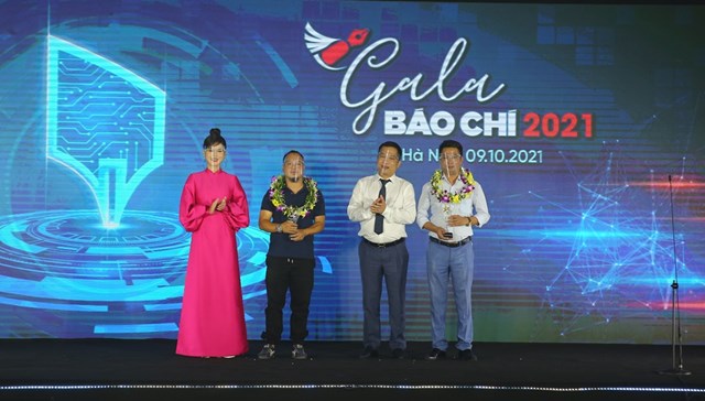 39khoanh-khac-b225o-ch237-202039-t244n-vinh-su-menh-ti234n-phong-noi-tuyen-dau_5.jpg