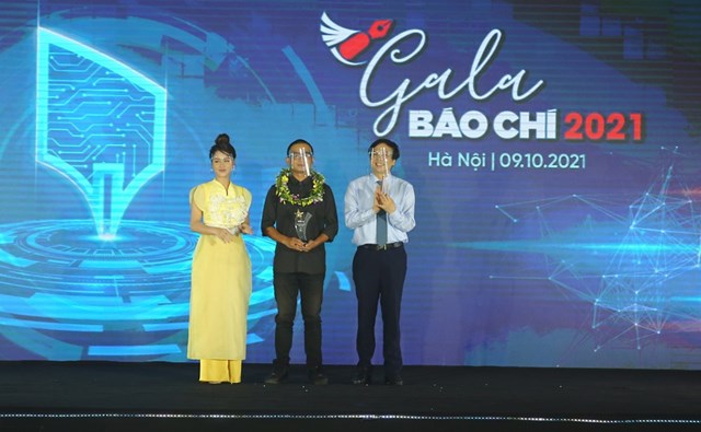 39khoanh-khac-b225o-ch237-202039-t244n-vinh-su-menh-ti234n-phong-noi-tuyen-dau_6.jpg
