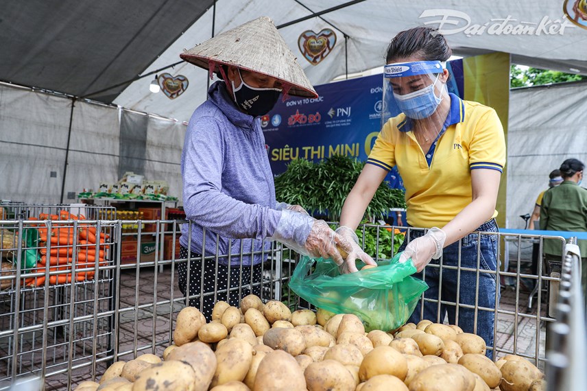 39si234u-thi-0-dong39-lan-dau-xuat-hien-tai-thu-d244-phuc-vu-nguoi-bi-anh-huong-dich-covid-19_8.jpg 39si234u-thi-0-dong39-lan-dau-xuat-hien-tai-thu-d244-phuc-vu-nguoi-bi-anh-huong-dich-covid-19_8.jpg