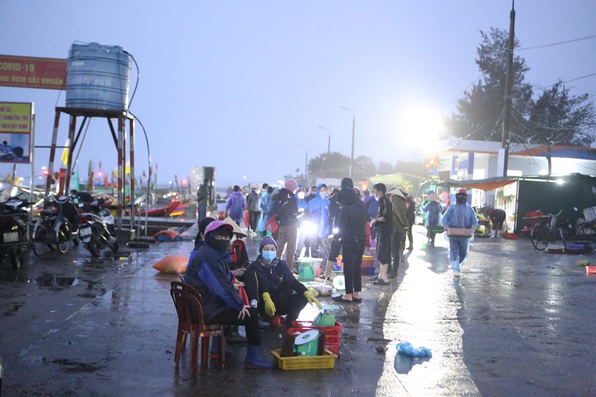 39thu-phu39-hai-san-h224-tinh-truoc-ng224y-bien-dong_1.jpg 39thu-phu39-hai-san-h224-tinh-truoc-ng224y-bien-dong_1.jpg