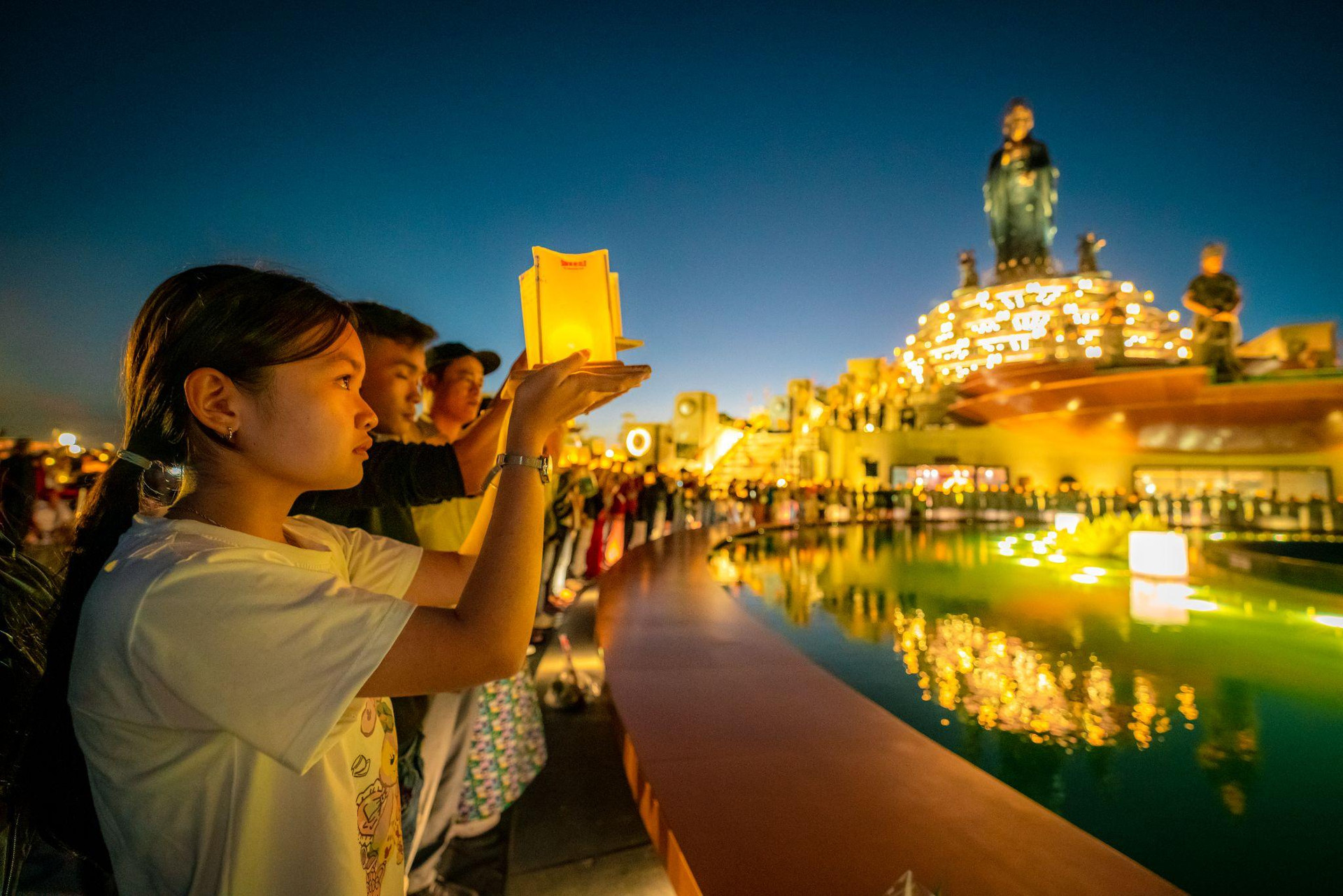 ‏Việt Nam sắp có Đại tượng Phật Di Lặc bằng đá sa thạch lớn hàng đầu thế giới ‏ 
