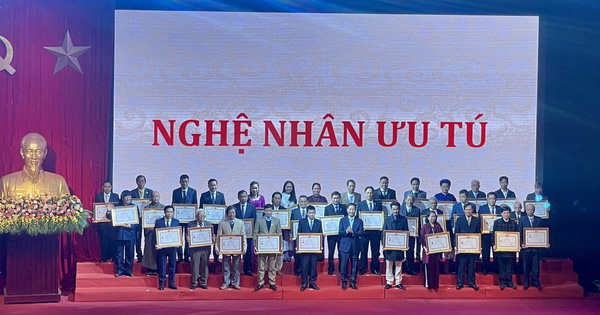 6 Nghệ nhân PNJ được phong tặng nghệ nhân ưu tú ngành kim hoàn 