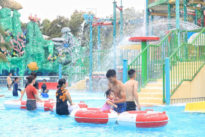 7000 mét khối nước biển Nha Trang chuyển vào để người Sài Gòn tắm: Xin giữ bí mật - ảnh 10