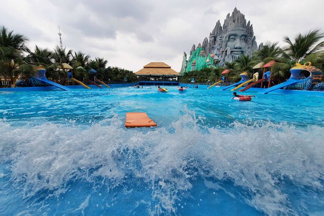 7000 mét khối nước biển Nha Trang chuyển vào để người Sài Gòn tắm: Xin giữ bí mật - ảnh 9