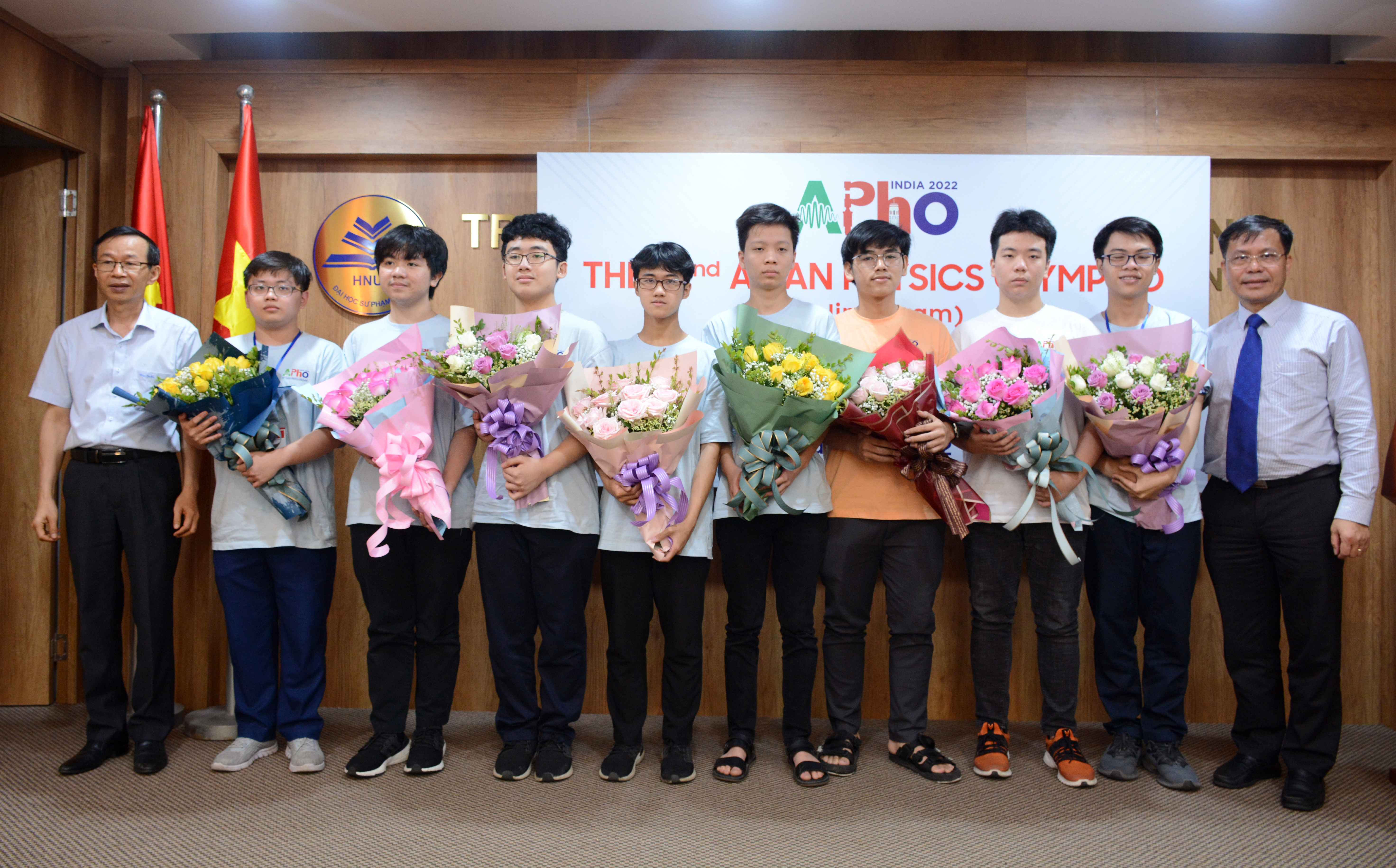 88-hoc-sinh-viet-nam-doat-giai-tai-olympic-vat-l253-ch226u-193-th225i-b236nh-duong_1.jpg 88-hoc-sinh-viet-nam-doat-giai-tai-olympic-vat-l253-ch226u-193-th225i-b236nh-duong_1.jpg