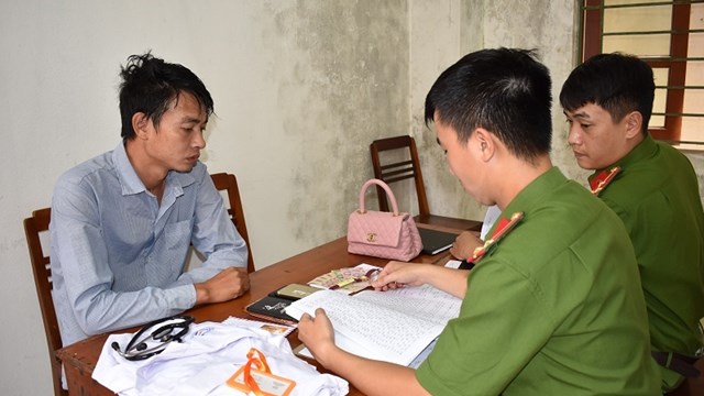 9x liên tục ‘chôm chỉa’ điện thoại tại bệnh viện