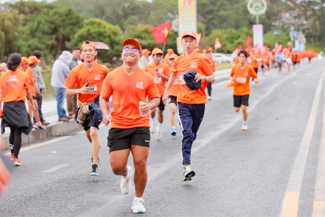 Giải Marathon mở rộng 2025: Gây quỹ học bổng dành cho trẻ em nghèo