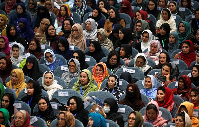 afghanistan-taliban-mo-c225nh-cua-cho-phu-nu-tham-gia-ch237nh-tri_1.jpg