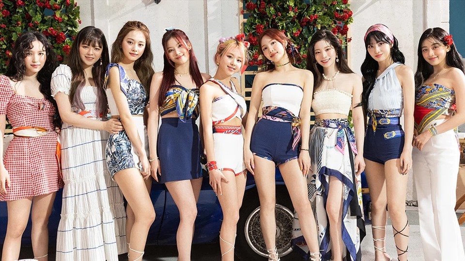 Album Kpop hay nhất: Không có Blackpink, BTS, cuộc đua là của TWICE, EXO