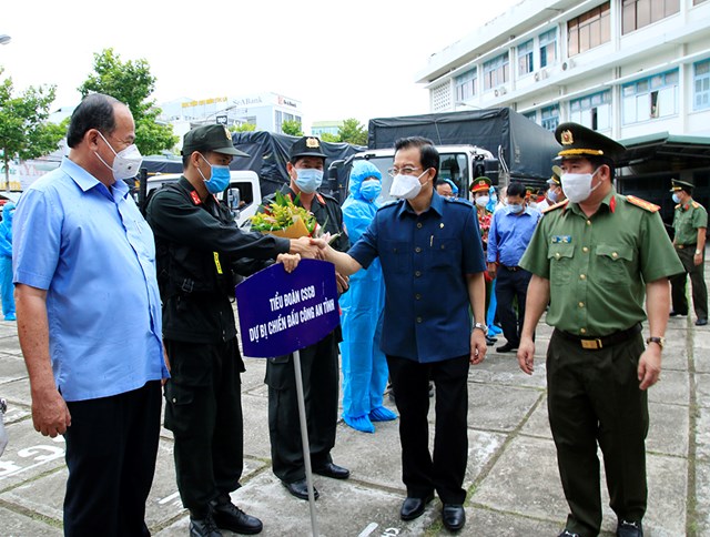 an-giang-c244ng-an-ra-mat-luc-luong-truy-vet-dich-covid-19-tr234n-14700-nguoi_4.jpg