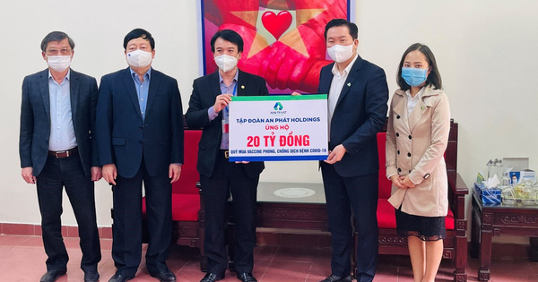 An Phát Holdings tiếp tục trao tặng thêm 20 tỷ đồng hỗ trợ Hải Dương mua vaccine phòng chống COVID-19