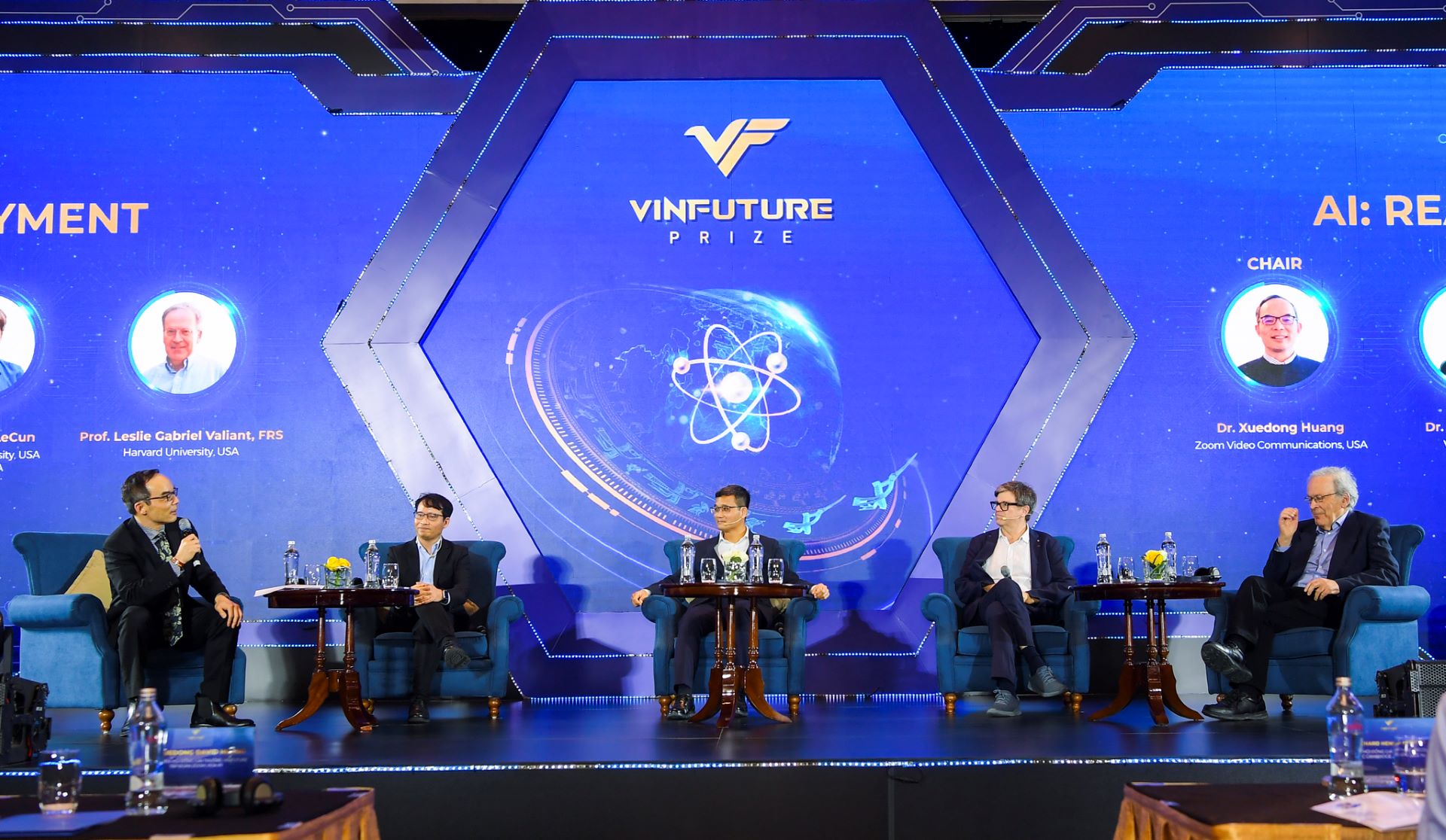 Nhà khoa học VinFuture lý giải vì sao AI không thể thông minh được như con người