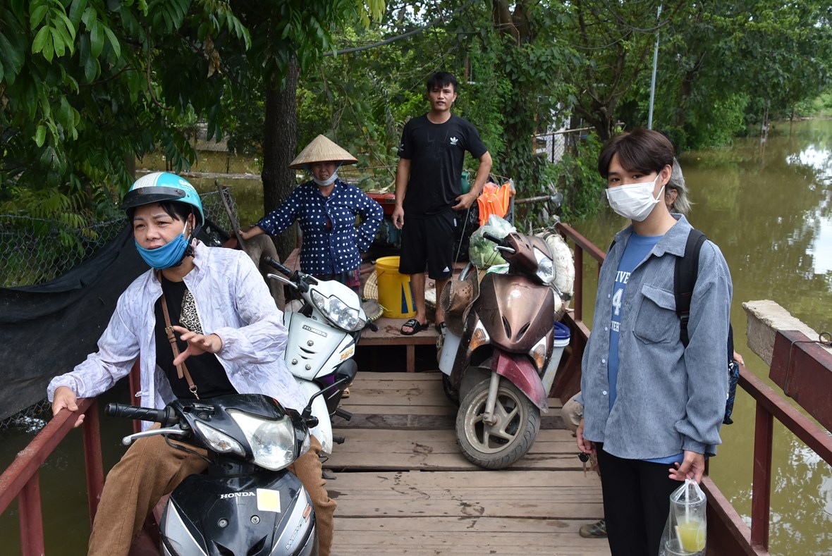 anh-b227i-giua-s244ng-hong-th224nh-39dao39-d226n-phai-di-chuyen-bang-d242_7.jpg anh-b227i-giua-s244ng-hong-th224nh-39dao39-d226n-phai-di-chuyen-bang-d242_7.jpg