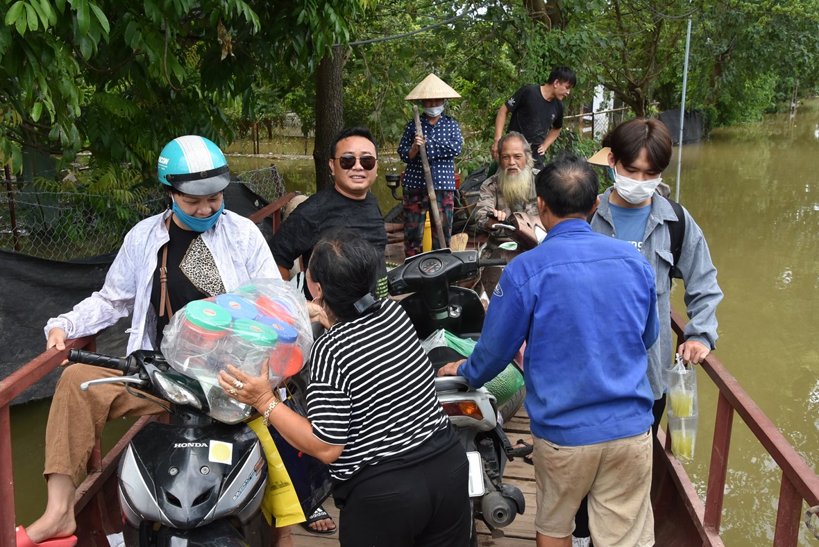 anh-b227i-giua-s244ng-hong-th224nh-39dao39-d226n-phai-di-chuyen-bang-d242_8.jpg anh-b227i-giua-s244ng-hong-th224nh-39dao39-d226n-phai-di-chuyen-bang-d242_8.jpg