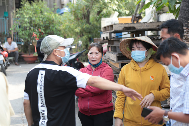 Ảnh: Cận cảnh căn nhà cháy đen khiến 6 người trong gia đình tử vong, xe máy bị thiêu rụi trơ khung - Ảnh 15.