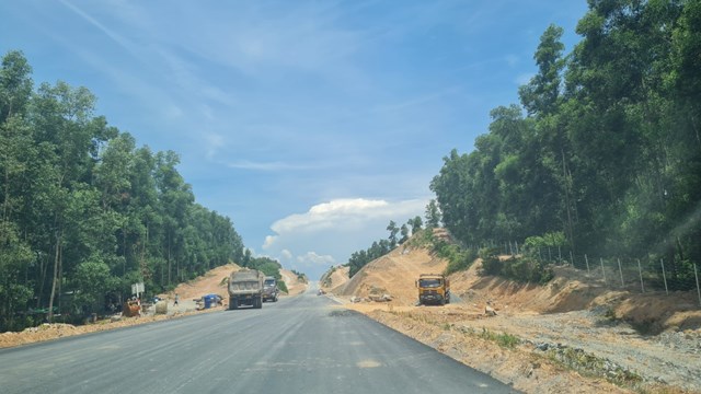anh-can-canh-cao-toc-hon-7500-ty-dong-cam-lo-la-son_11.jpg anh-can-canh-cao-toc-hon-7500-ty-dong-cam-lo-la-son_11.jpg