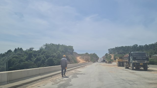 anh-can-canh-cao-toc-hon-7500-ty-dong-cam-lo-la-son_13.jpg anh-can-canh-cao-toc-hon-7500-ty-dong-cam-lo-la-son_13.jpg