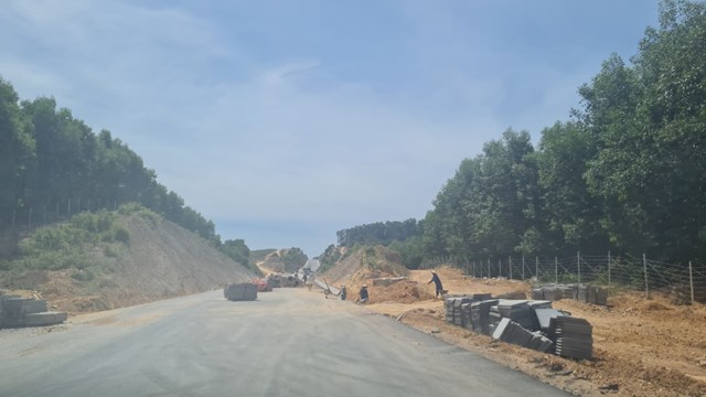 anh-can-canh-cao-toc-hon-7500-ty-dong-cam-lo-la-son_14.jpg anh-can-canh-cao-toc-hon-7500-ty-dong-cam-lo-la-son_14.jpg