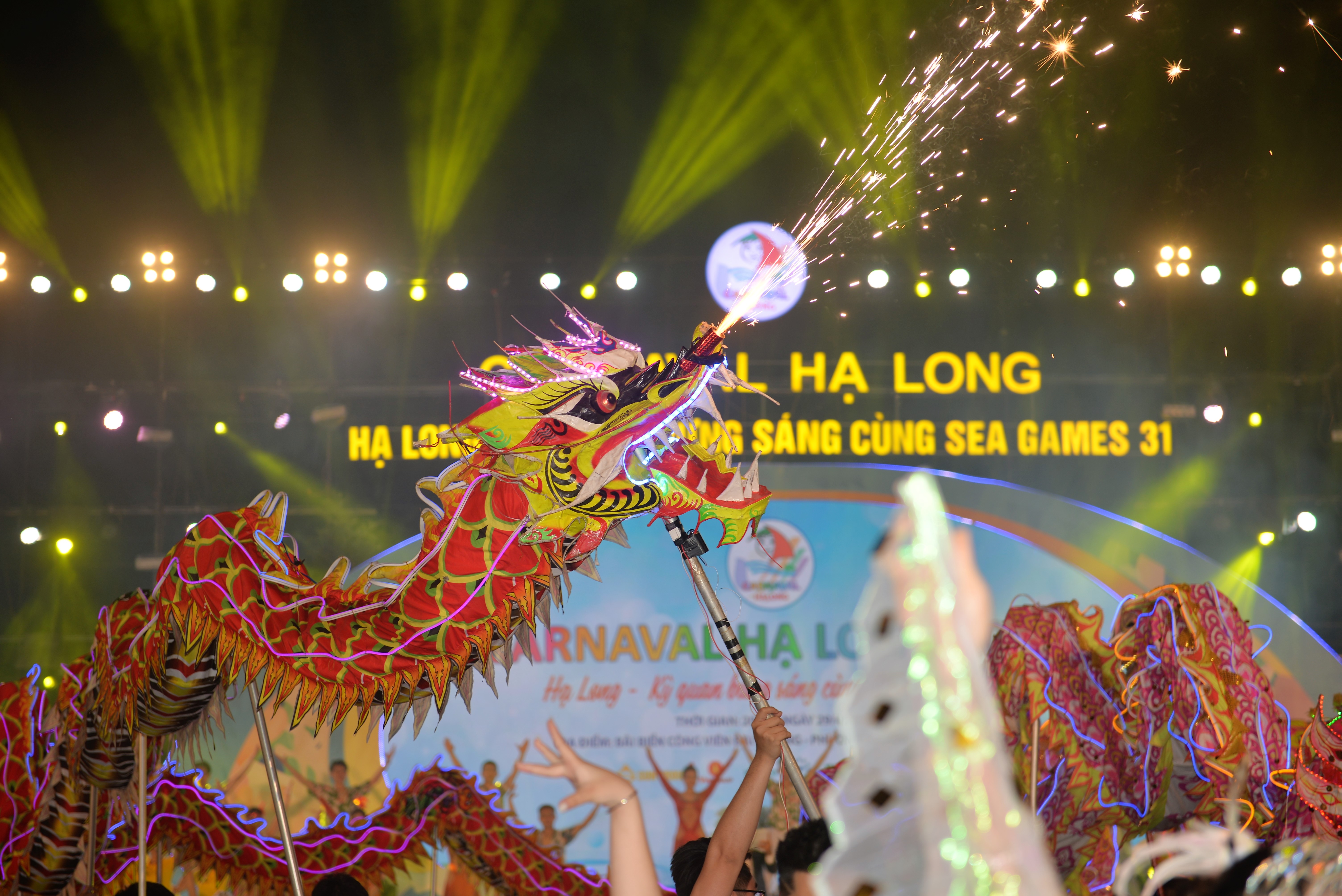 anh-carnaval-ha-long-2022-39ch226m-ng242i39-b249ng-no-du-lich-quang-ninh-dip-30-4-v224-1-5_10.jpg anh-carnaval-ha-long-2022-39ch226m-ng242i39-b249ng-no-du-lich-quang-ninh-dip-30-4-v224-1-5_10.jpg