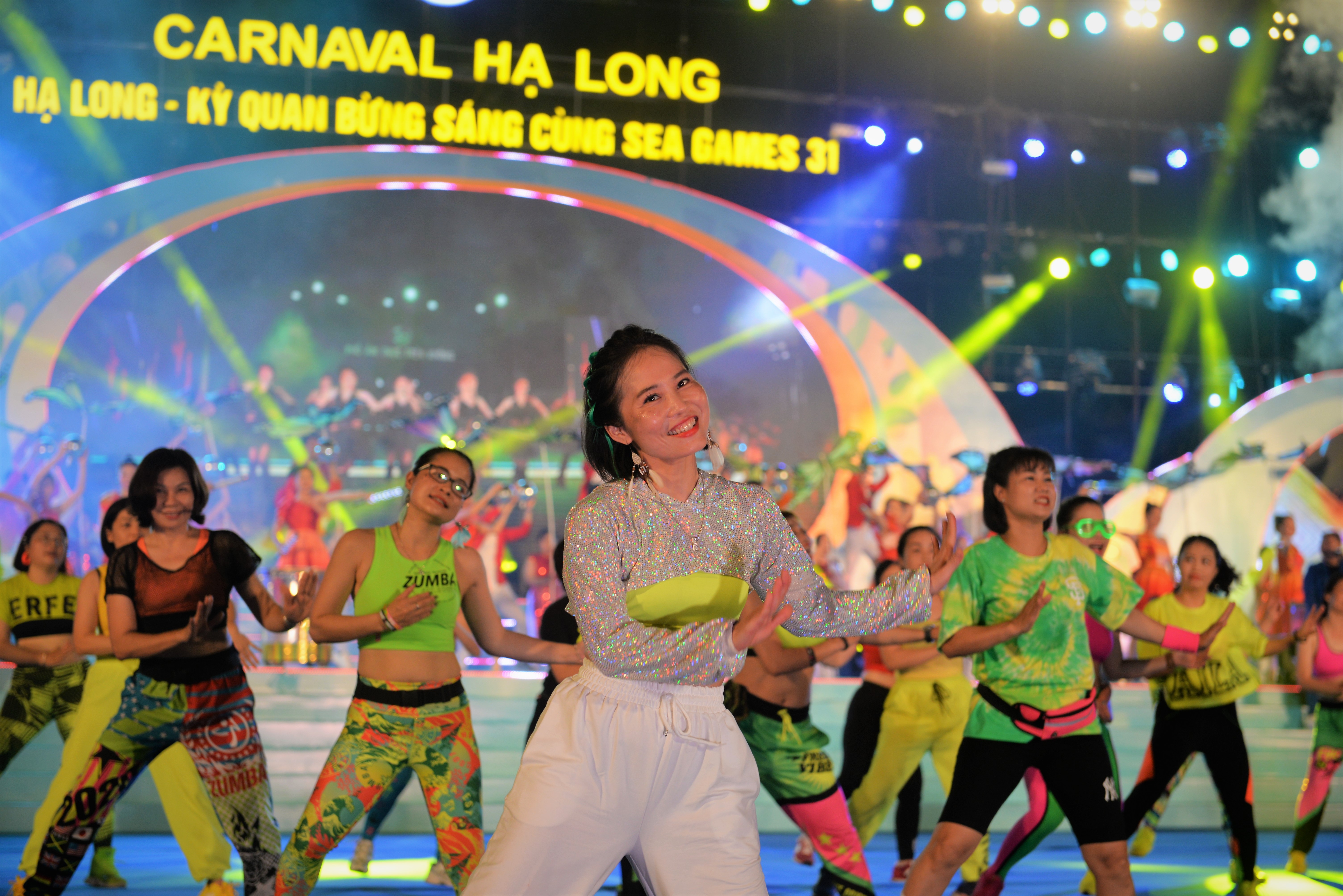 anh-carnaval-ha-long-2022-39ch226m-ng242i39-b249ng-no-du-lich-quang-ninh-dip-30-4-v224-1-5_4.jpg anh-carnaval-ha-long-2022-39ch226m-ng242i39-b249ng-no-du-lich-quang-ninh-dip-30-4-v224-1-5_4.jpg