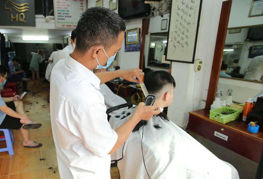 anh-dich-vu-cat-t243c-goi-dau-ng224y-dau-mo-lai-noi-d244ng-d250c-noi-vang-ve_8.jpg anh-dich-vu-cat-t243c-goi-dau-ng224y-dau-mo-lai-noi-d244ng-d250c-noi-vang-ve_8.jpg