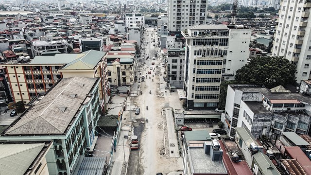 [ẢNH] Đường Vũ Trọng Phụng thi công trở lại sau nghỉ dịch Covid-19