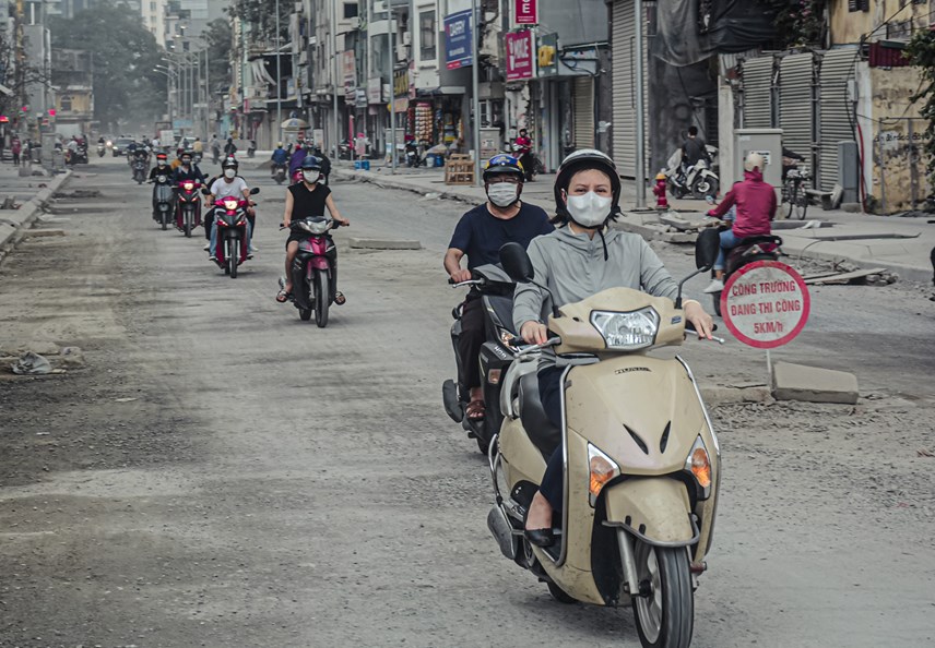 anh-duong-vu-trong-phung-thi-c244ng-tro-lai-sau-nghi-dich-covid-19_8.jpg