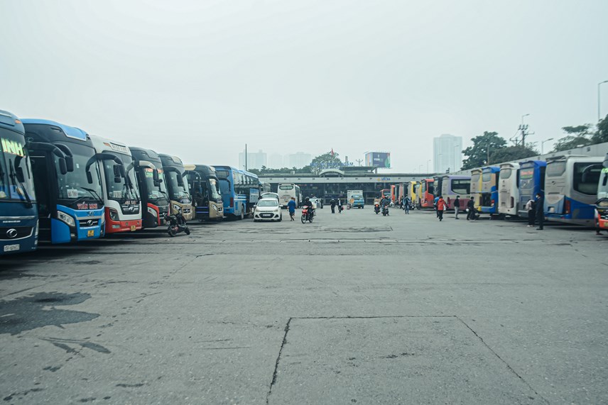 anh-h224-noi-ben-xe-vang-ve-d249-can-tet_1.jpg anh-h224-noi-ben-xe-vang-ve-d249-can-tet_1.jpg