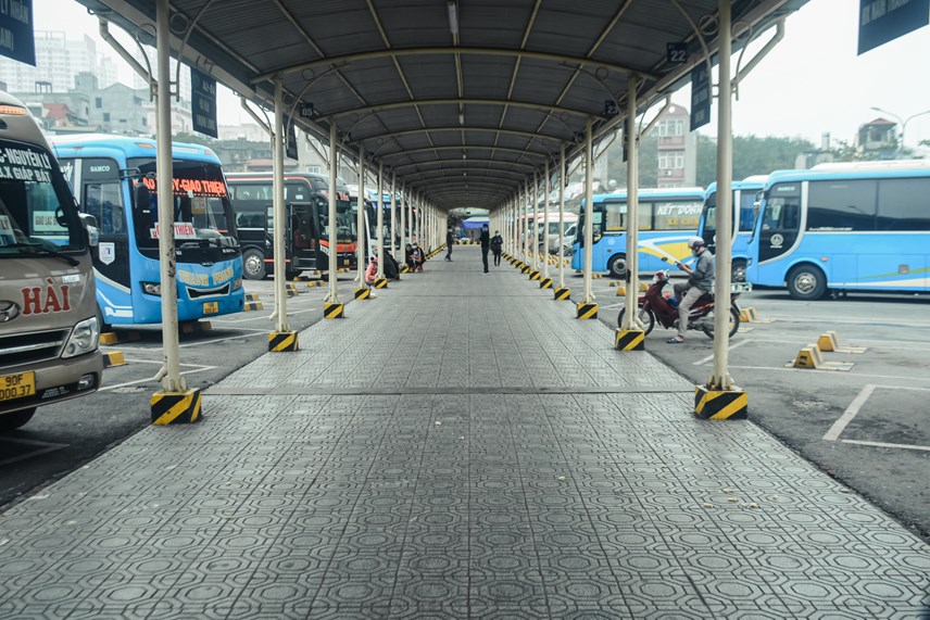 anh-h224-noi-ben-xe-vang-ve-d249-can-tet_9.jpg anh-h224-noi-ben-xe-vang-ve-d249-can-tet_9.jpg
