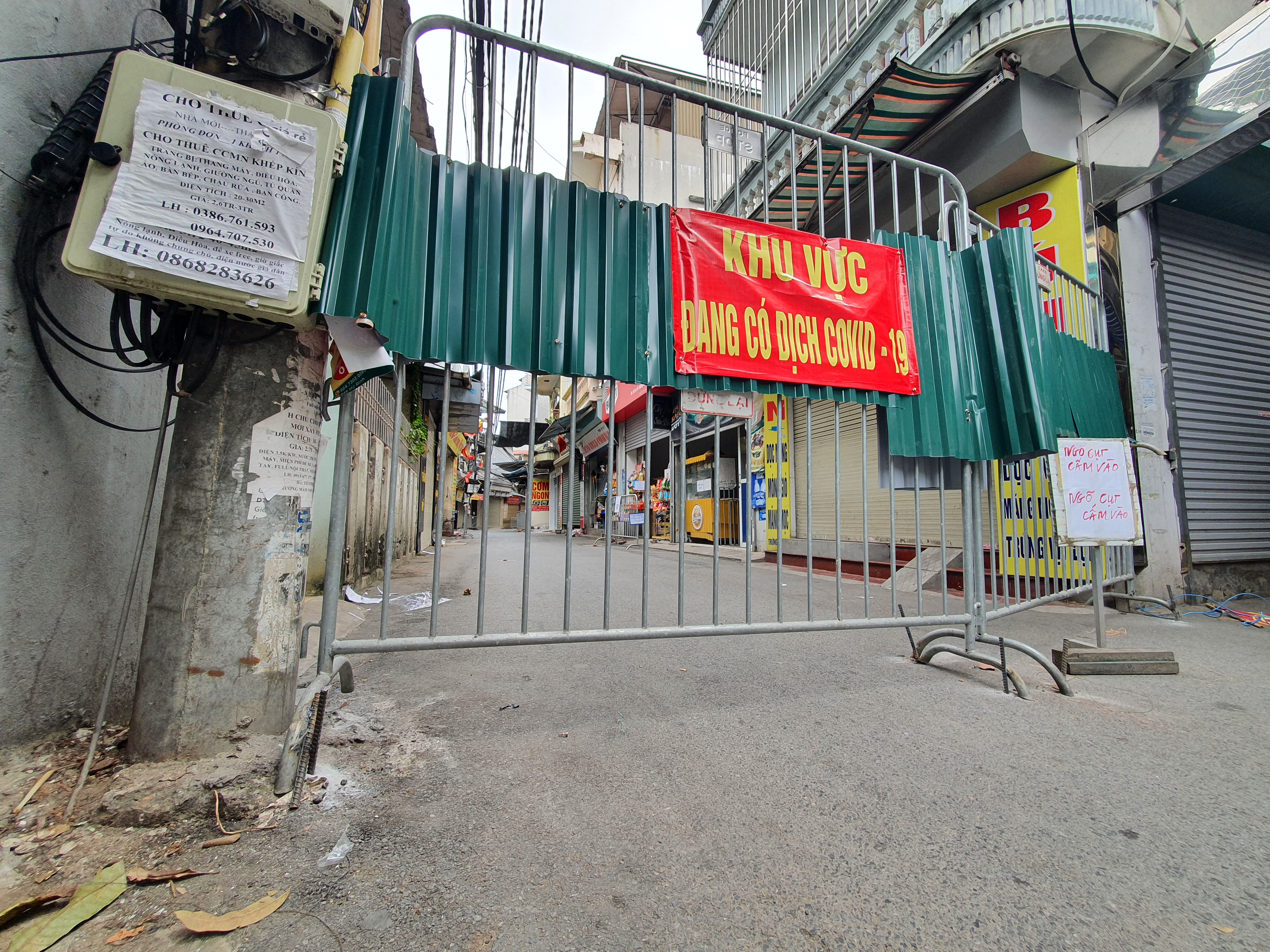 anh-h224-noi-can-canh-phong-toa-39o-dich39-ph250-d244_9.jpg anh-h224-noi-can-canh-phong-toa-39o-dich39-ph250-d244_9.jpg