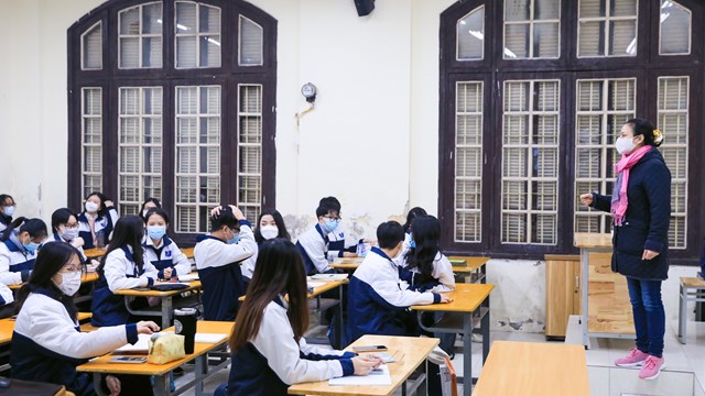 [ẢNH] Hà Nội: Ngày đầu trở lại trường của học sinh khối 12 sau thời gian học online