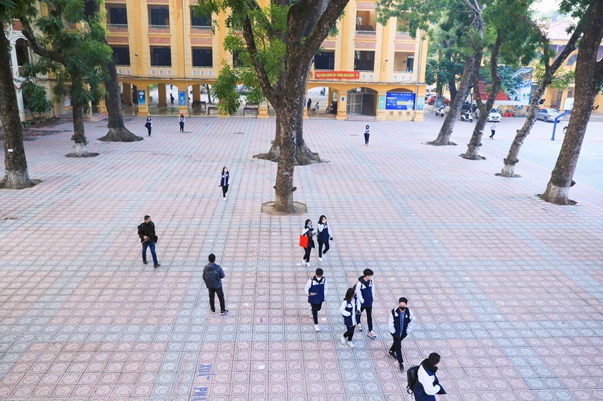 anh-h224-noi-ng224y-dau-tro-lai-truong-cua-hoc-sinh-khoi-12-sau-thoi-gian-hoc-online_3.jpg anh-h224-noi-ng224y-dau-tro-lai-truong-cua-hoc-sinh-khoi-12-sau-thoi-gian-hoc-online_3.jpg
