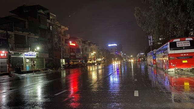 [ẢNH] Hạ Long 'co ro' trong đợt rét đậm nhất mùa đông