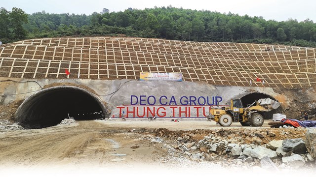 [ẢNH] Hầm Thung Thi xuyên núi nối cao tốc Bắc - Nam