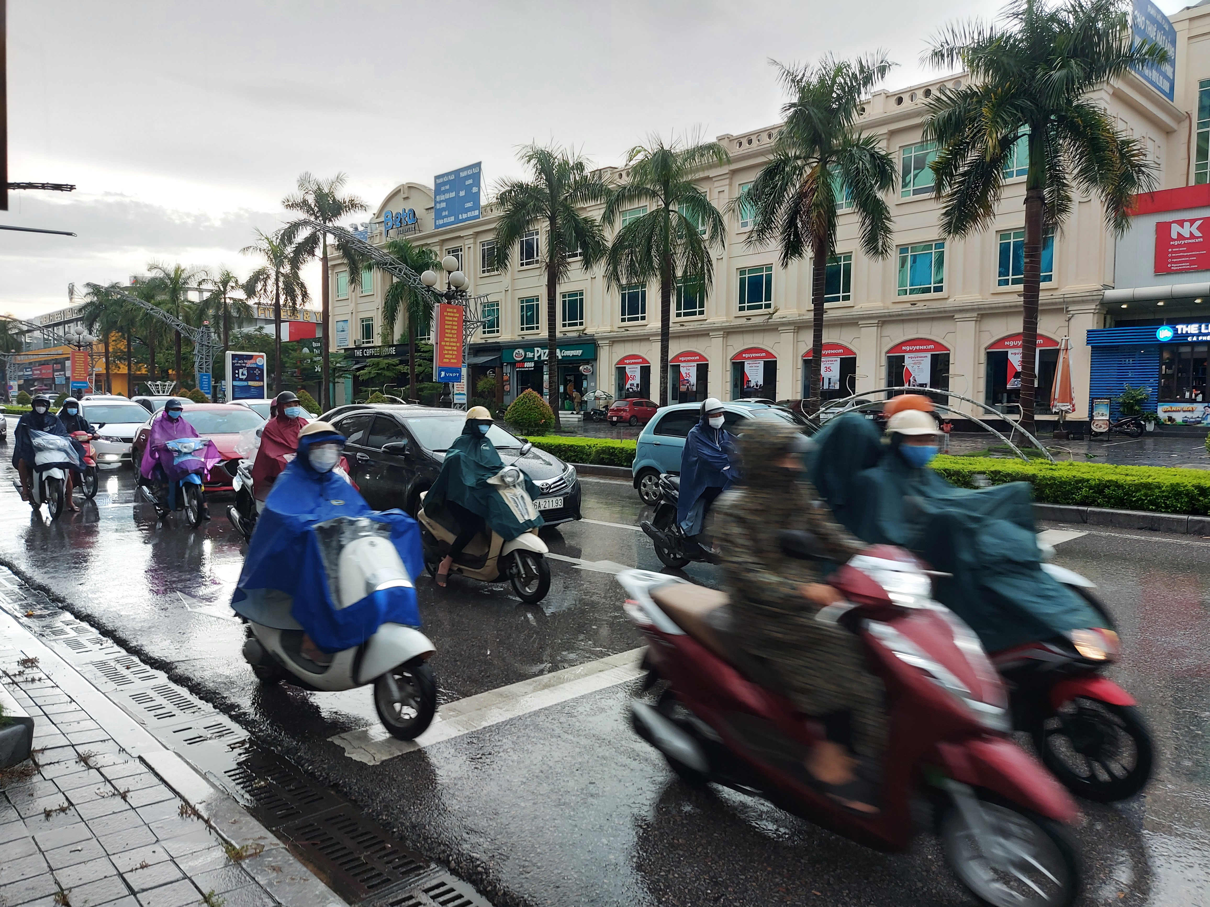 anh-nguoi-d226n-tp-thanh-h243a-tro-lai-trang-th225i-l224m-viec-b236nh-thuong_6.jpg