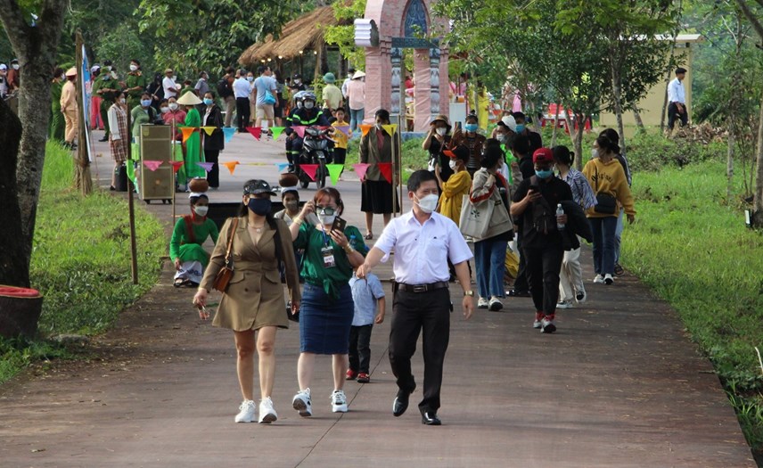 anh-quang-nam-h224ng-ngh236n-nguoi-d226n-thuong-thuc-39d234m-my-son-huyen-thoai39_3.jpg anh-quang-nam-h224ng-ngh236n-nguoi-d226n-thuong-thuc-39d234m-my-son-huyen-thoai39_3.jpg