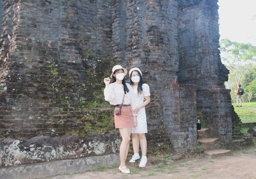 anh-quang-nam-h224ng-ngh236n-nguoi-d226n-thuong-thuc-39d234m-my-son-huyen-thoai39_6.jpg anh-quang-nam-h224ng-ngh236n-nguoi-d226n-thuong-thuc-39d234m-my-son-huyen-thoai39_6.jpg