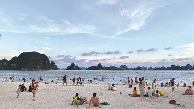 [ẢNH] Quảng Ninh ‘bình thường mới’