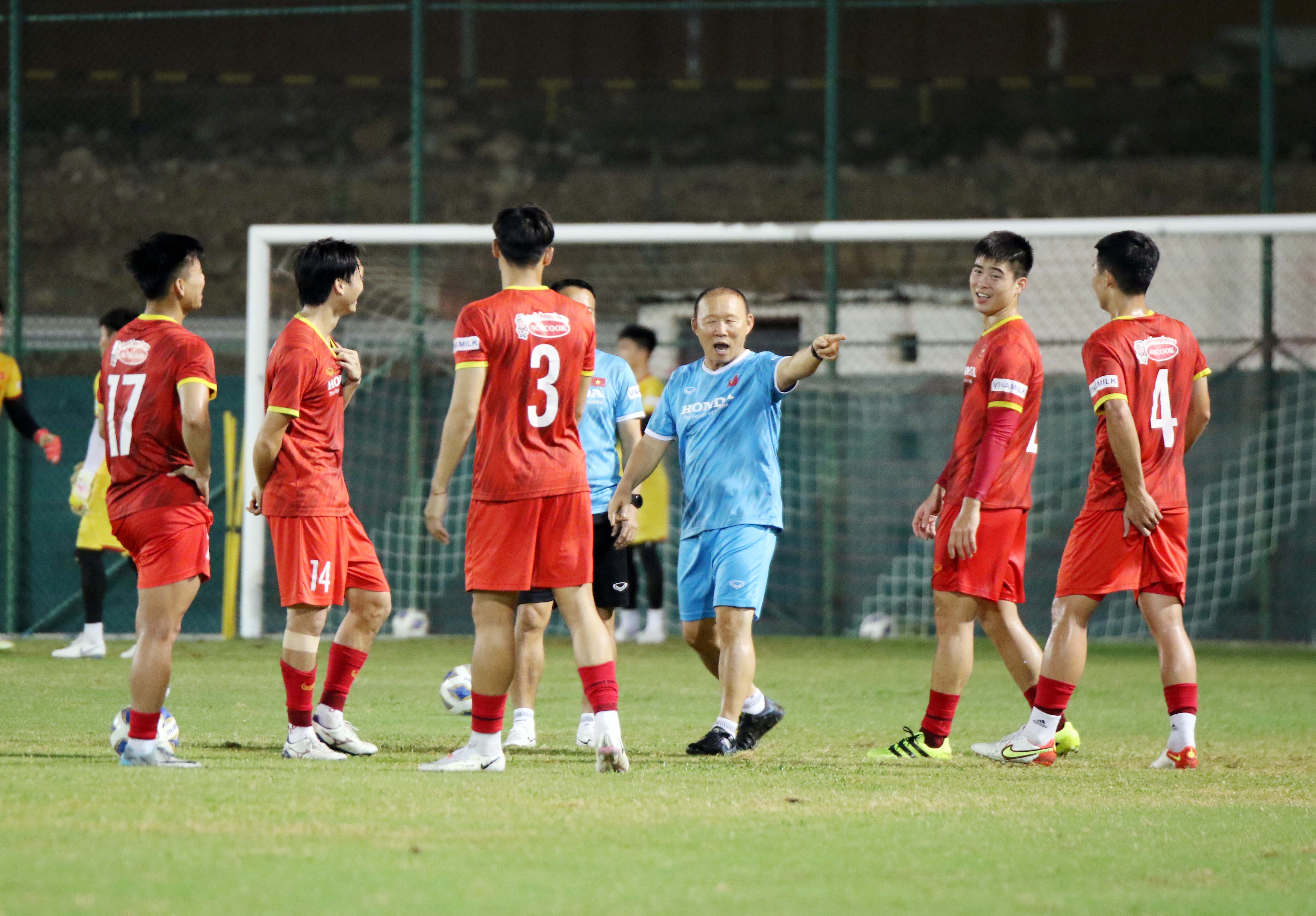 anh-que-ngoc-hai-chan-thuong-v236-mat-s226n-cua-oman-qu225-xau_4.jpg anh-que-ngoc-hai-chan-thuong-v236-mat-s226n-cua-oman-qu225-xau_4.jpg
