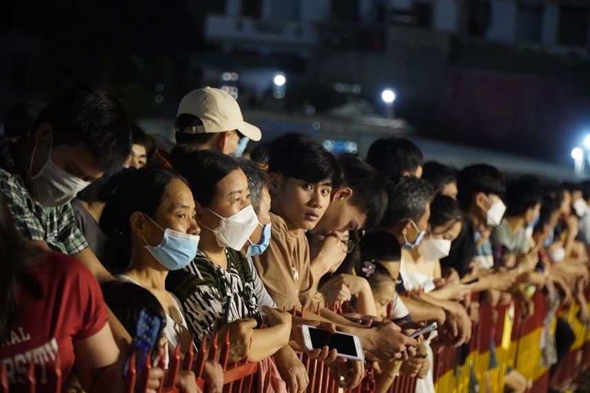 anh-sam-son-ch236m-trong-bien-nguoi_15.jpg anh-sam-son-ch236m-trong-bien-nguoi_15.jpg